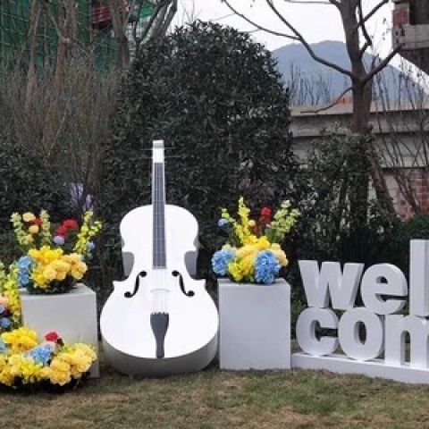 Ornamen Taman Simulasi Cello,  - Musical Instrument Park ulasan dan harga